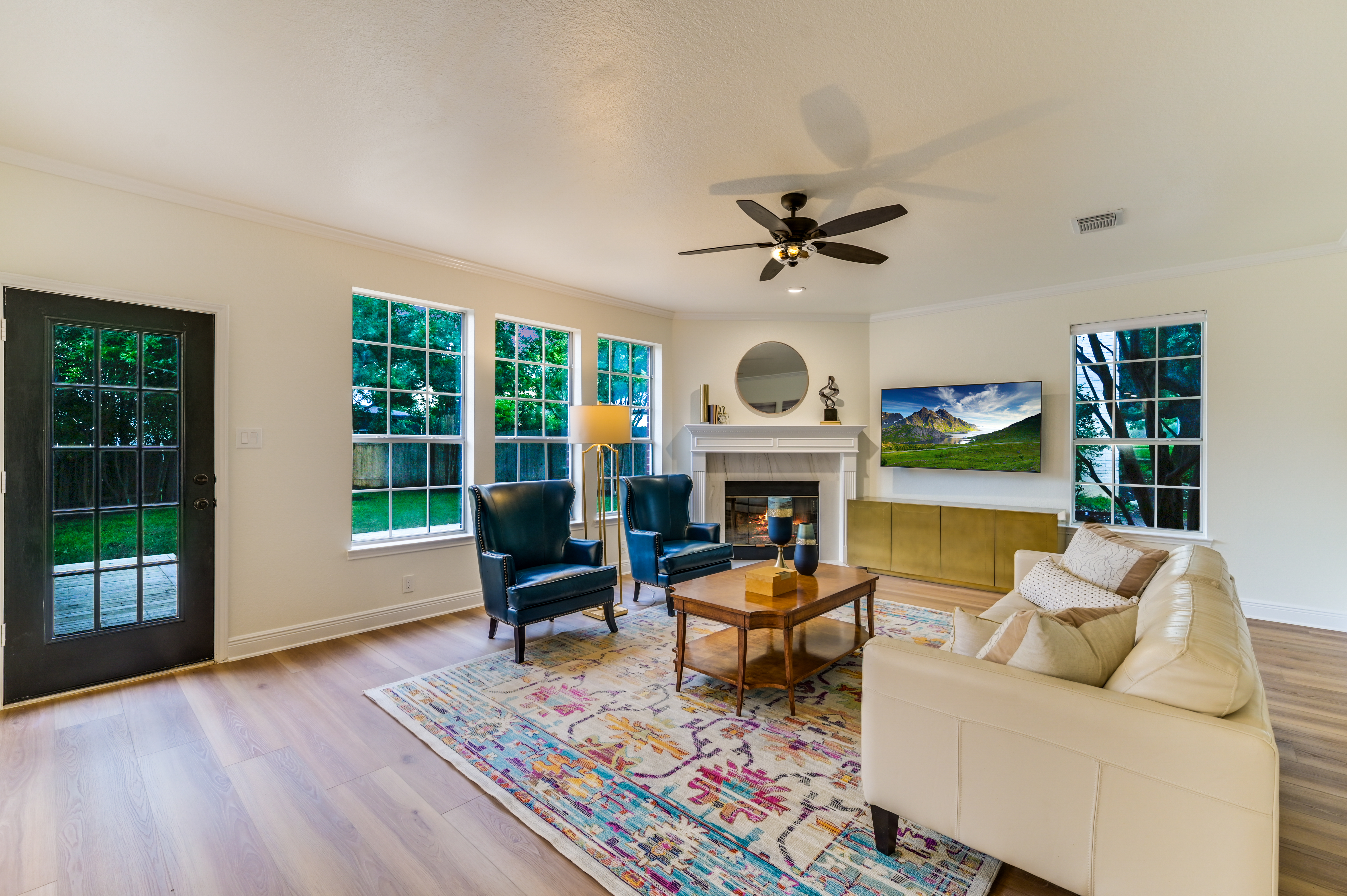  Impeccably Updated River Place Home Blending Warmth, Style & Luxury - 物件實景