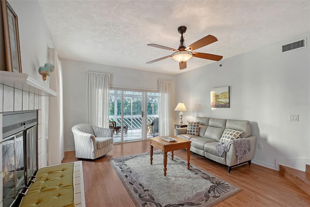 Bradenton, Florida, 34210, United States, 2 Bedrooms Bedrooms, ,3 BathroomsBathrooms,Residential,For Sale,1793424