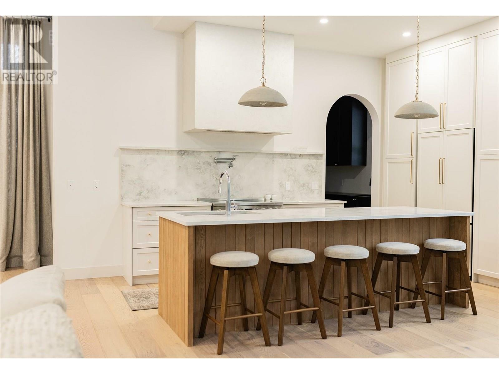 GRAND FORKS, British Columbia, V0H 1H2, CA, 5 Bedrooms Bedrooms, ,5 BathroomsBathrooms,Residential,For Sale,1868553