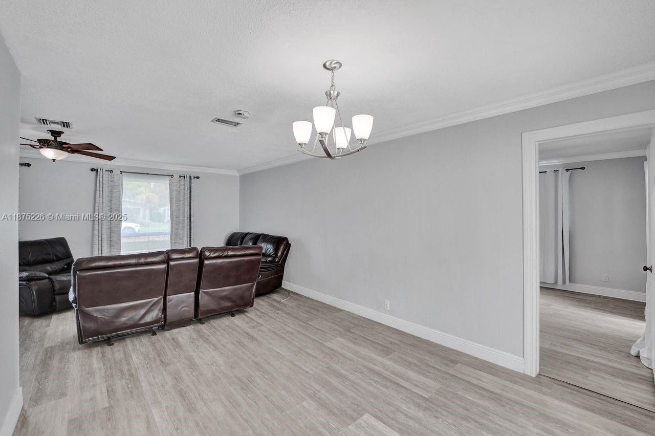 Cooper City, Florida, 33328, United States, 5 Bedrooms Bedrooms, ,3 BathroomsBathrooms,Residential,For Sale,1942124