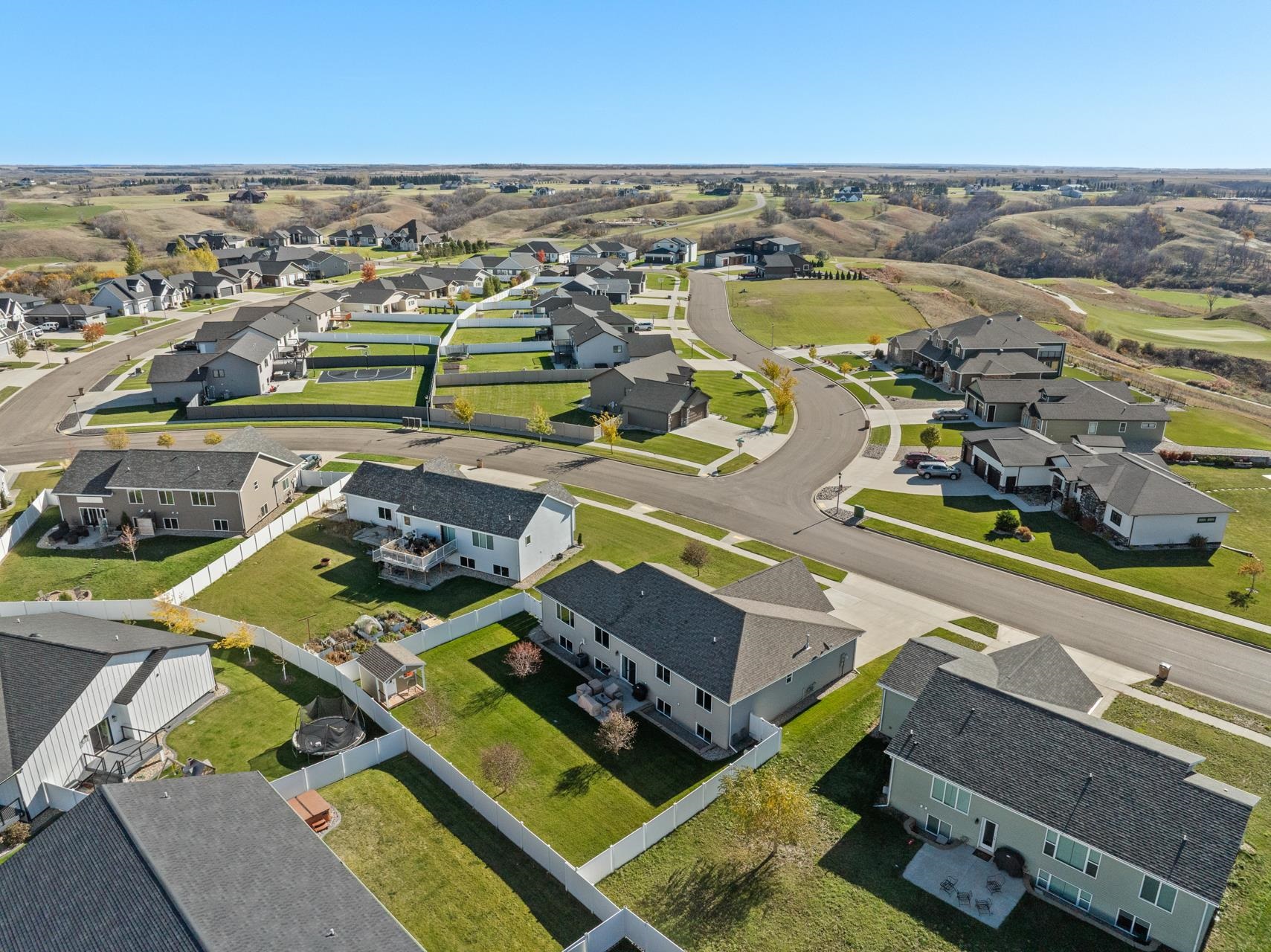 Minot, North Dakota, 58701, United States, 4 Bedrooms Bedrooms, ,3 BathroomsBathrooms,Residential,For Sale,1980886