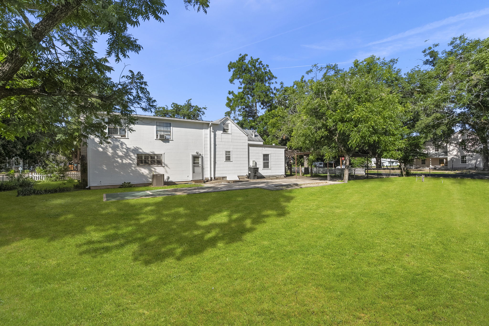  501 West Creek Street, Fredericksburg, TX 78624 - 物件實景