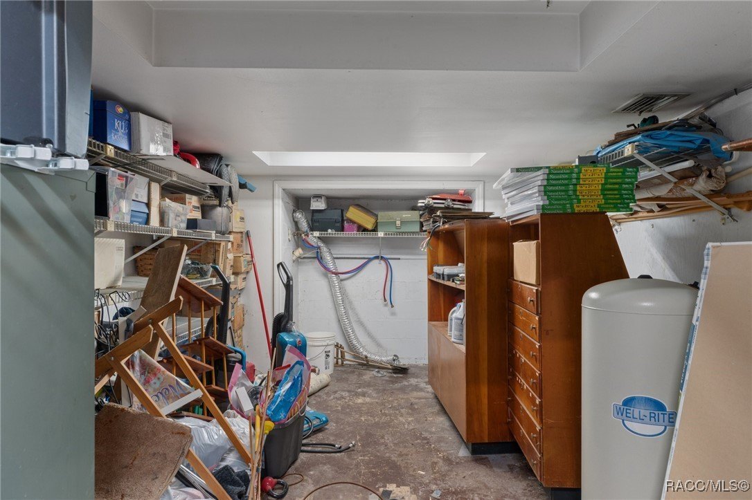 Inverness, Florida, 34453, United States, 6 Bedrooms Bedrooms, ,4 BathroomsBathrooms,Residential,For Sale,1975798