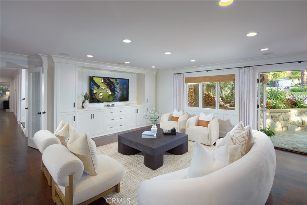 Newport Beach, California, 92660, United States, 5 Bedrooms Bedrooms, ,7 BathroomsBathrooms,Residential,For Sale,1847350