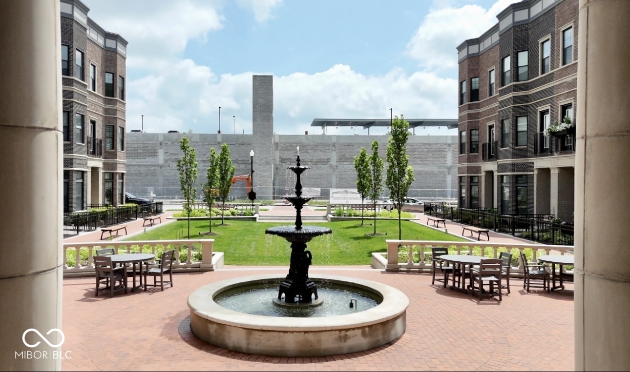 Carmel, Indiana, 46032, United States, 2 Bedrooms Bedrooms, ,2 BathroomsBathrooms,Residential,For Sale,1984364