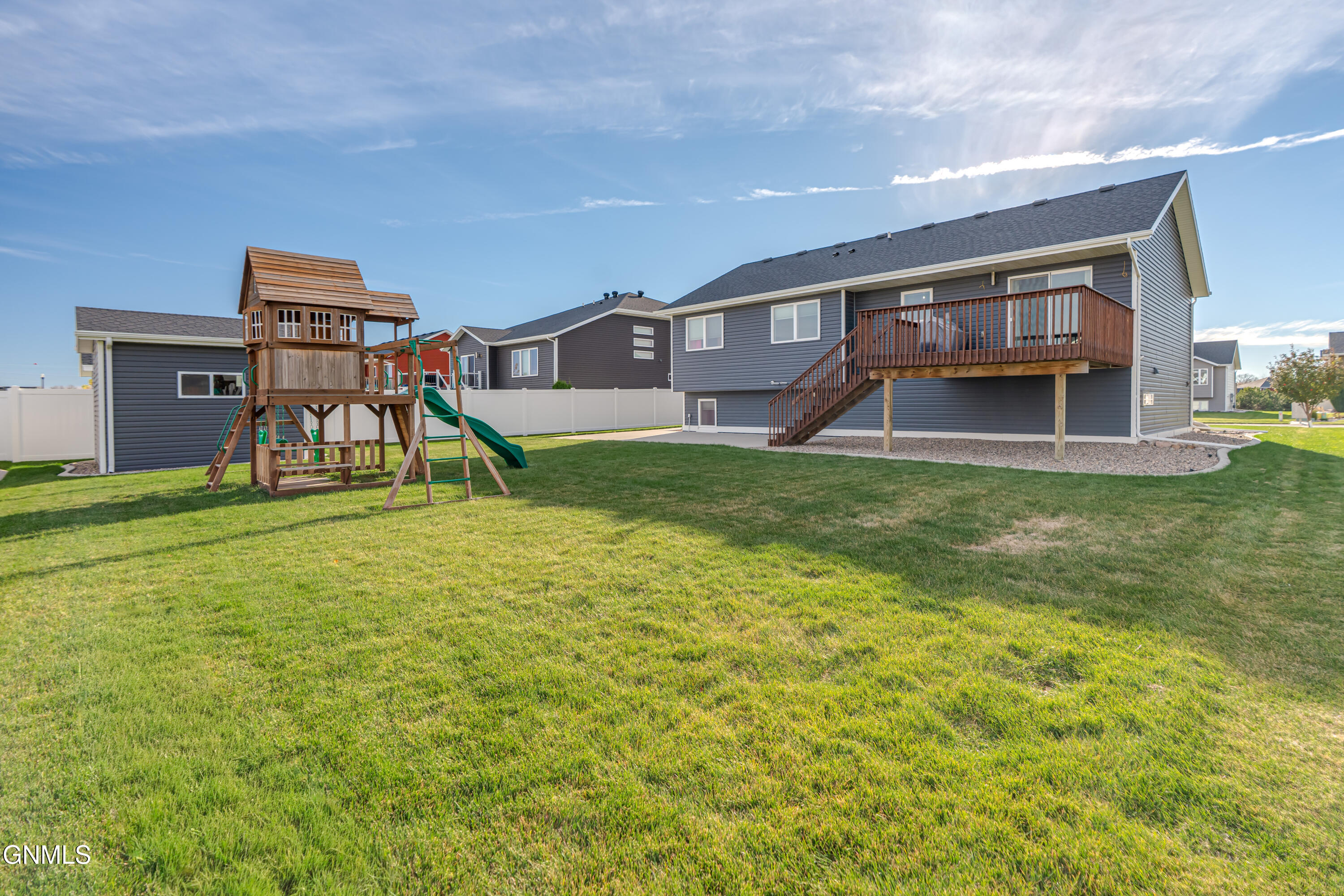 Bismarck, North Dakota, 58504, United States, 5 Bedrooms Bedrooms, ,2 BathroomsBathrooms,Residential,For Sale,1986096