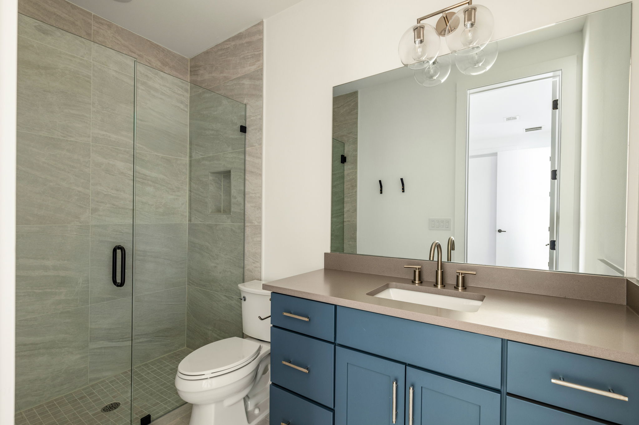  E. 2nd Sancuarty - 物件實景