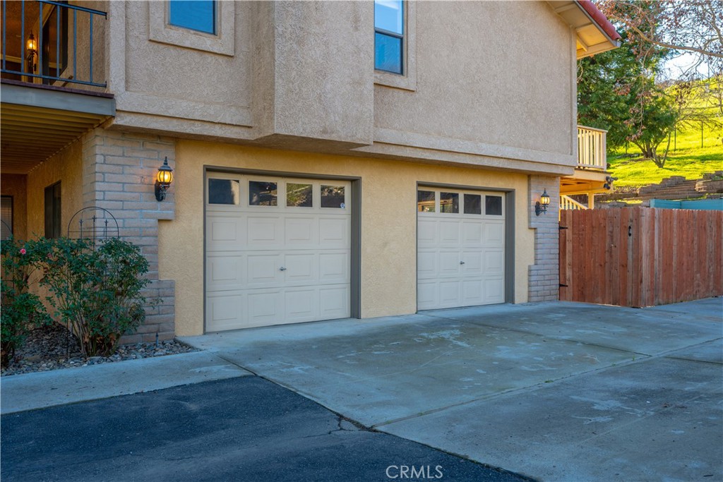 Paso Robles, California, 93446, United States, 5 Bedrooms Bedrooms, ,2 BathroomsBathrooms,Residential,For Sale,2010714