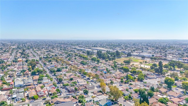 Los Angeles, California, 90001, United States, 4 Bedrooms Bedrooms, ,Residential,For Sale,1928071