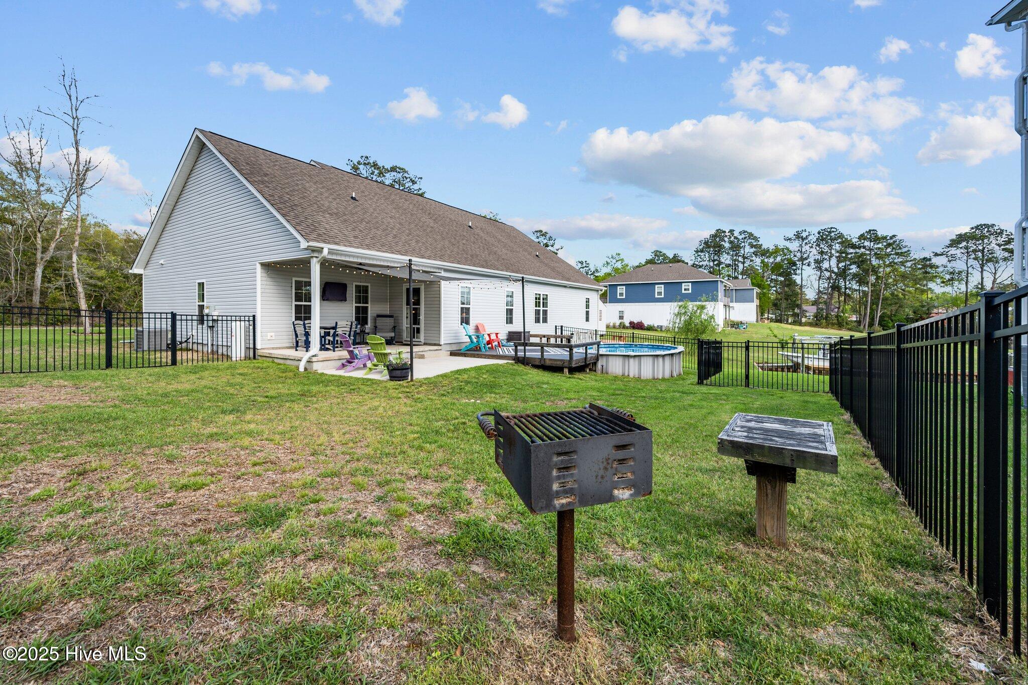 Sneads Ferry, North Carolina, 28460, United States, 3 Bedrooms Bedrooms, ,2 BathroomsBathrooms,Residential,For Sale,1837639