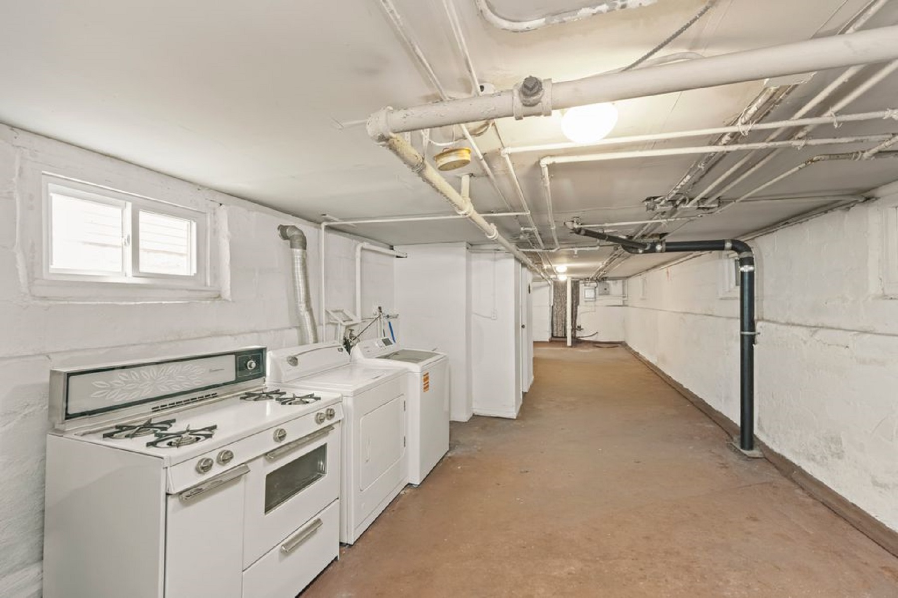  982 E42nd Street - 物件實景