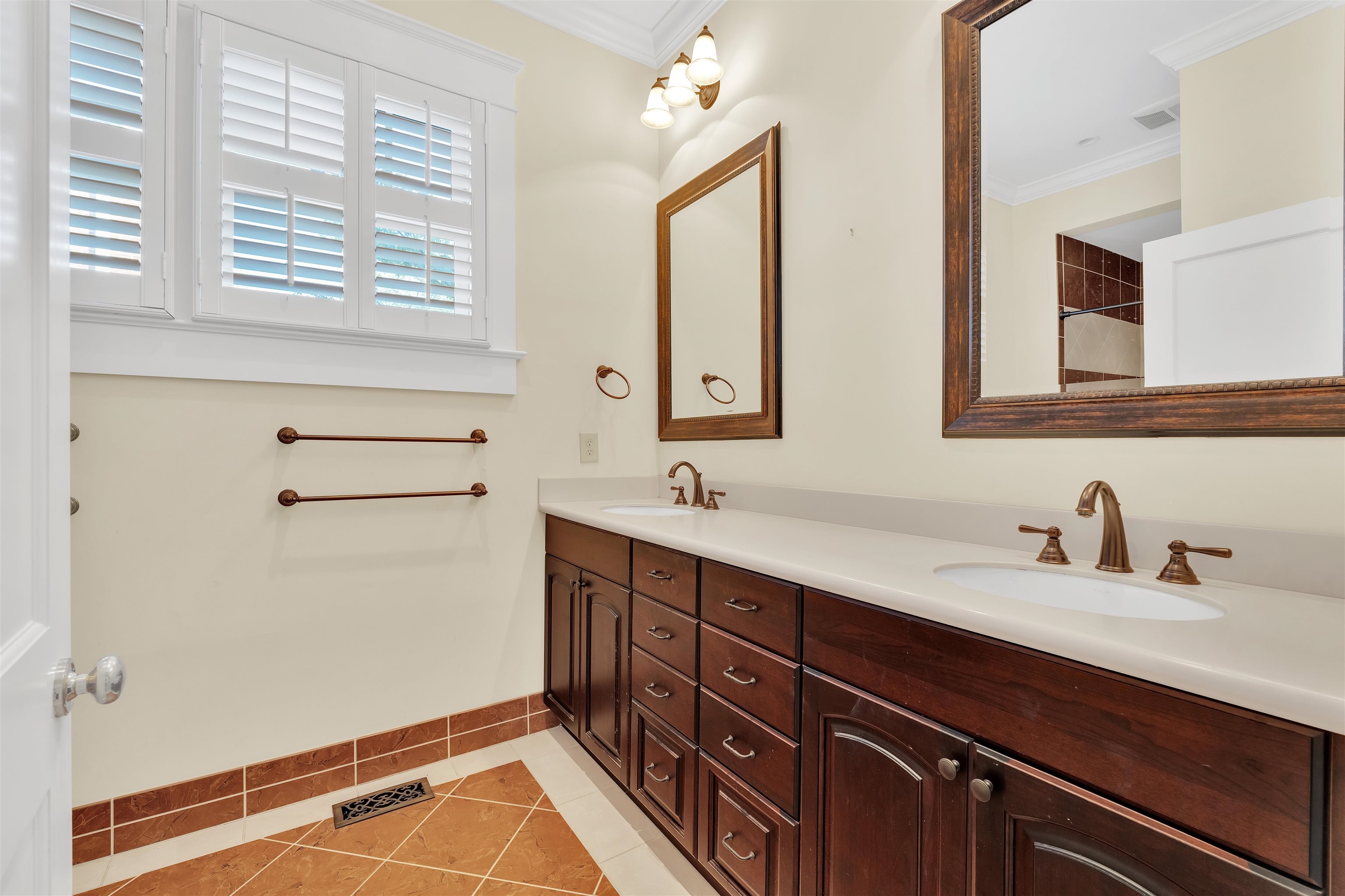 Spartanburg, South Carolina, 29302, United States, 4 Bedrooms Bedrooms, ,5 BathroomsBathrooms,Residential,For Sale,1919560