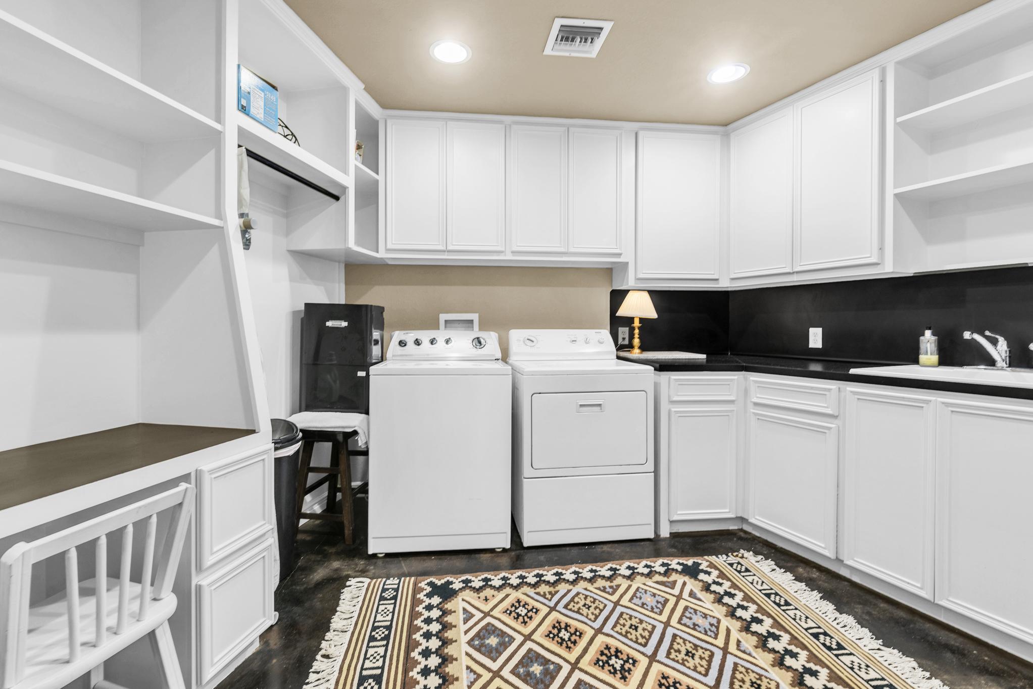 Corpus Christi, Texas, 78401, United States, 3 Bedrooms Bedrooms, ,3 BathroomsBathrooms,Residential,For Sale,1912480