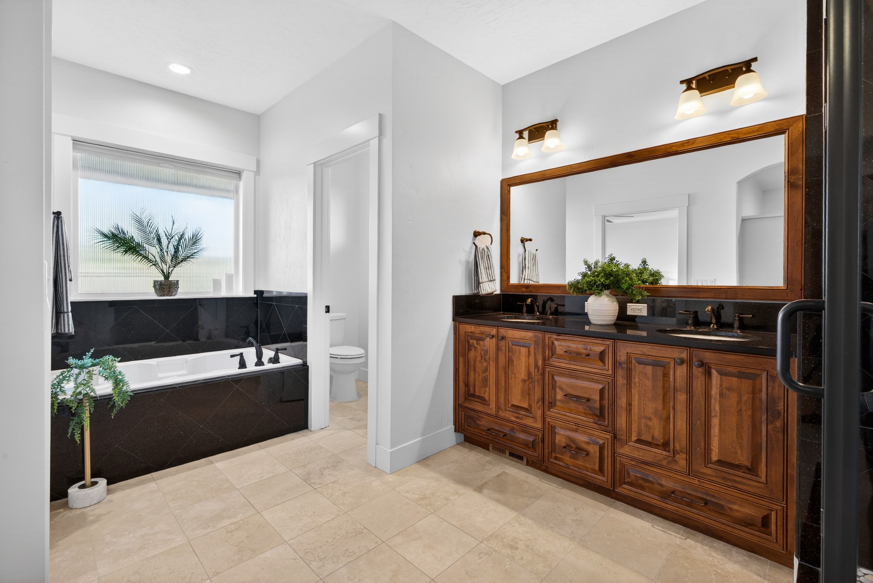  Refined Southeast Boise Living with Panoramic Vistas - 物件實景