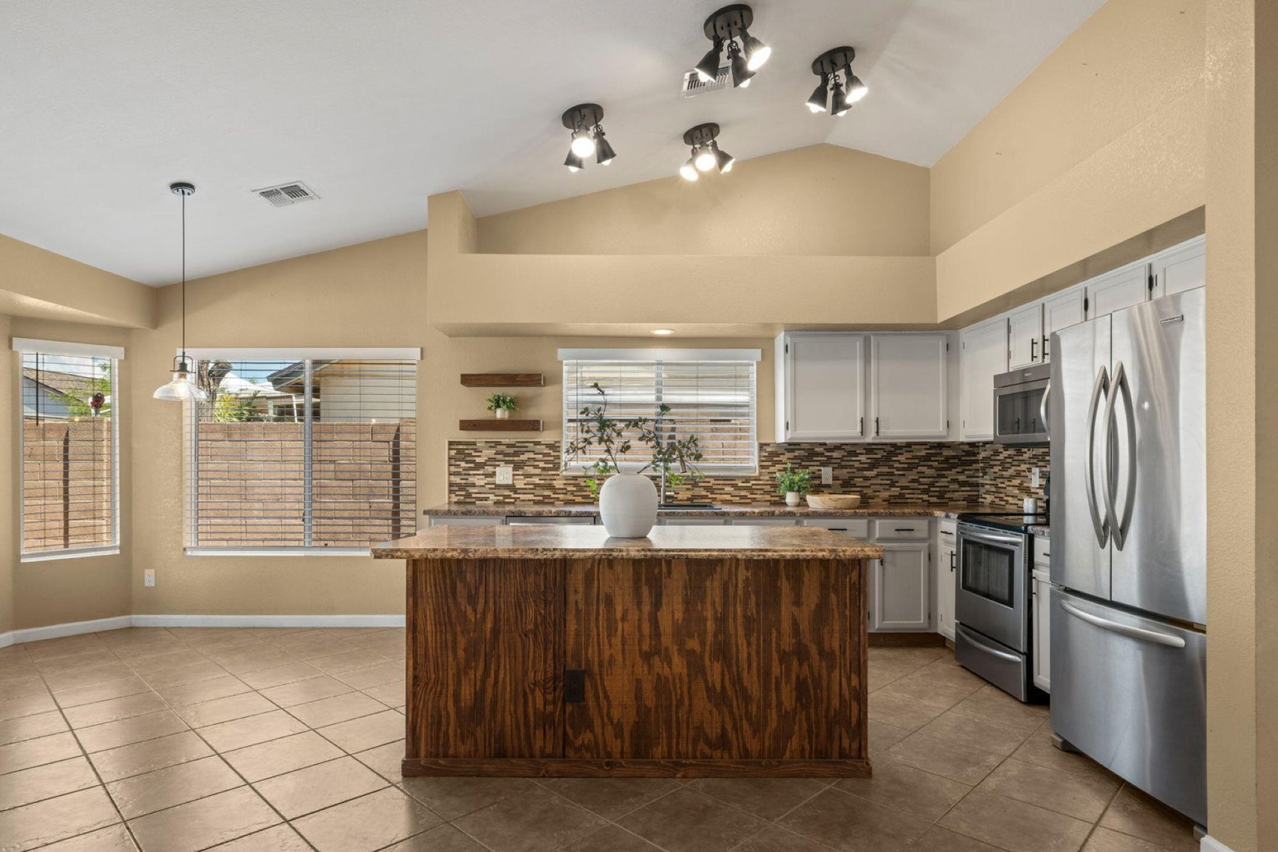  8434 W Dreyfus Drive¦Peoria, AZ - 物件實景