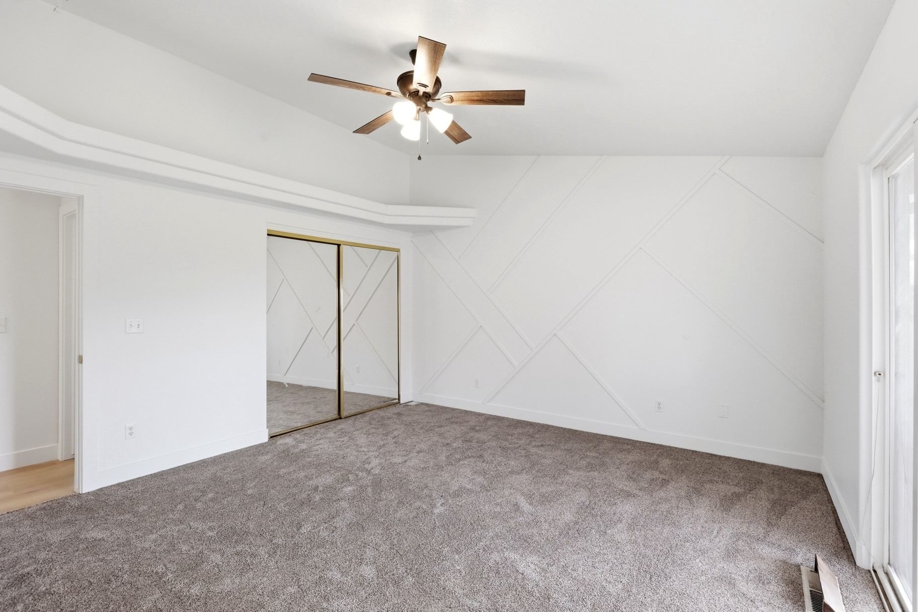  NO HOA 3Bed, 2Bath, 2.5 Car Garage Rv Parking, New Flooring and Paint - 物件實景