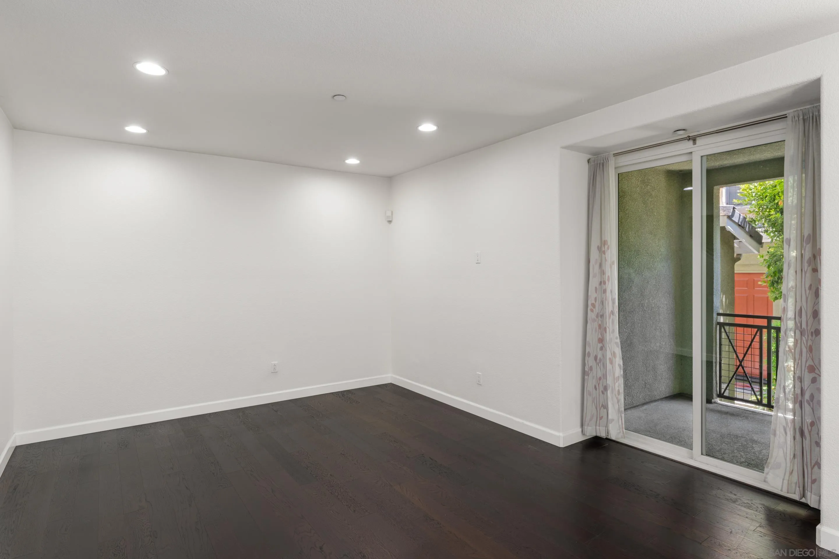 San Diego, California, 92123, United States, 2 Bedrooms Bedrooms, ,2 BathroomsBathrooms,Residential,For Sale,1939534