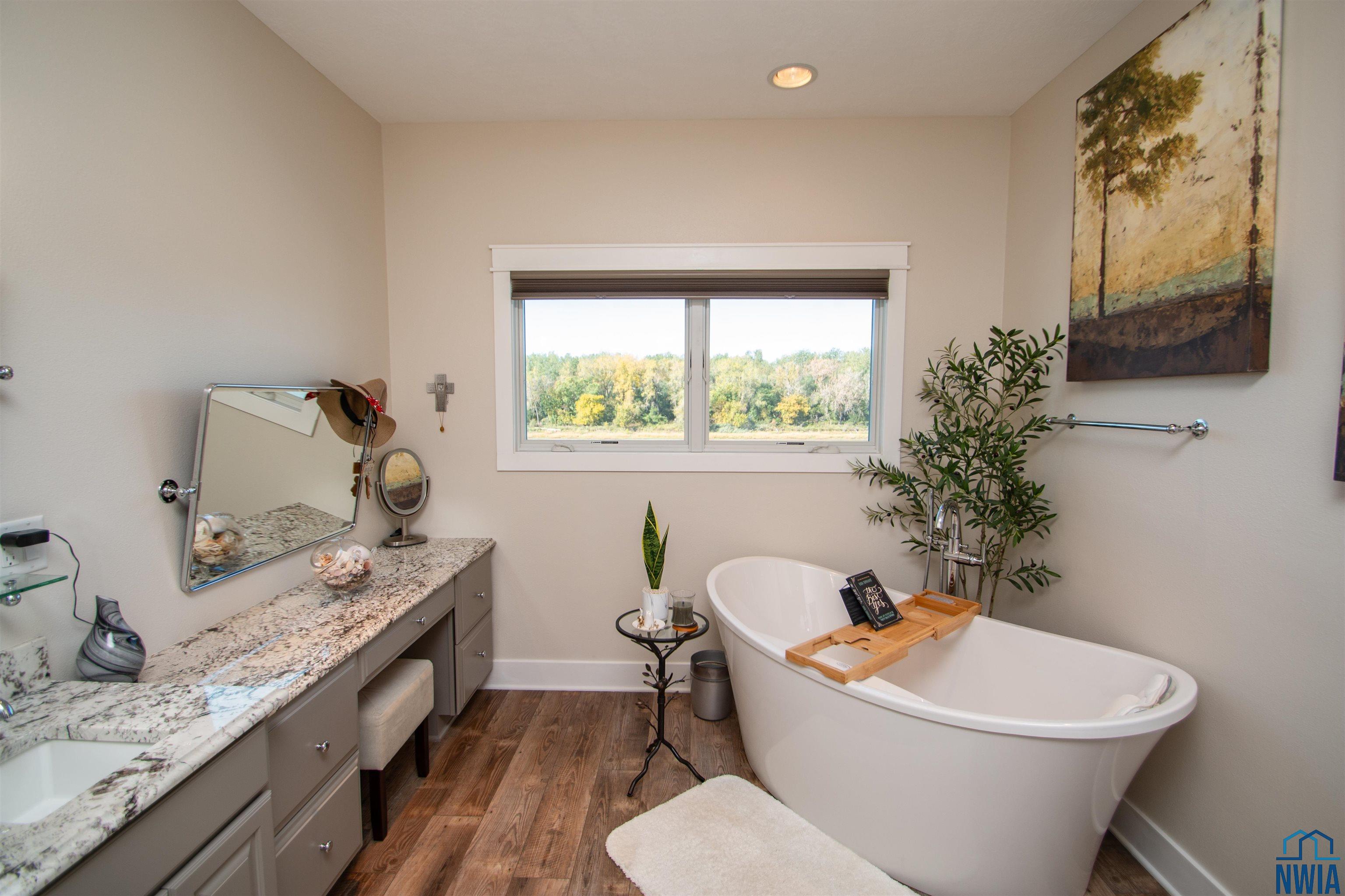 McCook Lake, South Dakota, 57049, United States, 3 Bedrooms Bedrooms, ,4 BathroomsBathrooms,Residential,For Sale,1974954