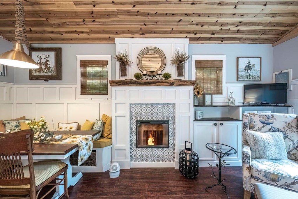 Morganton, Georgia, 30560, United States, 3 Bedrooms Bedrooms, ,4 BathroomsBathrooms,Residential,For Sale,2001017