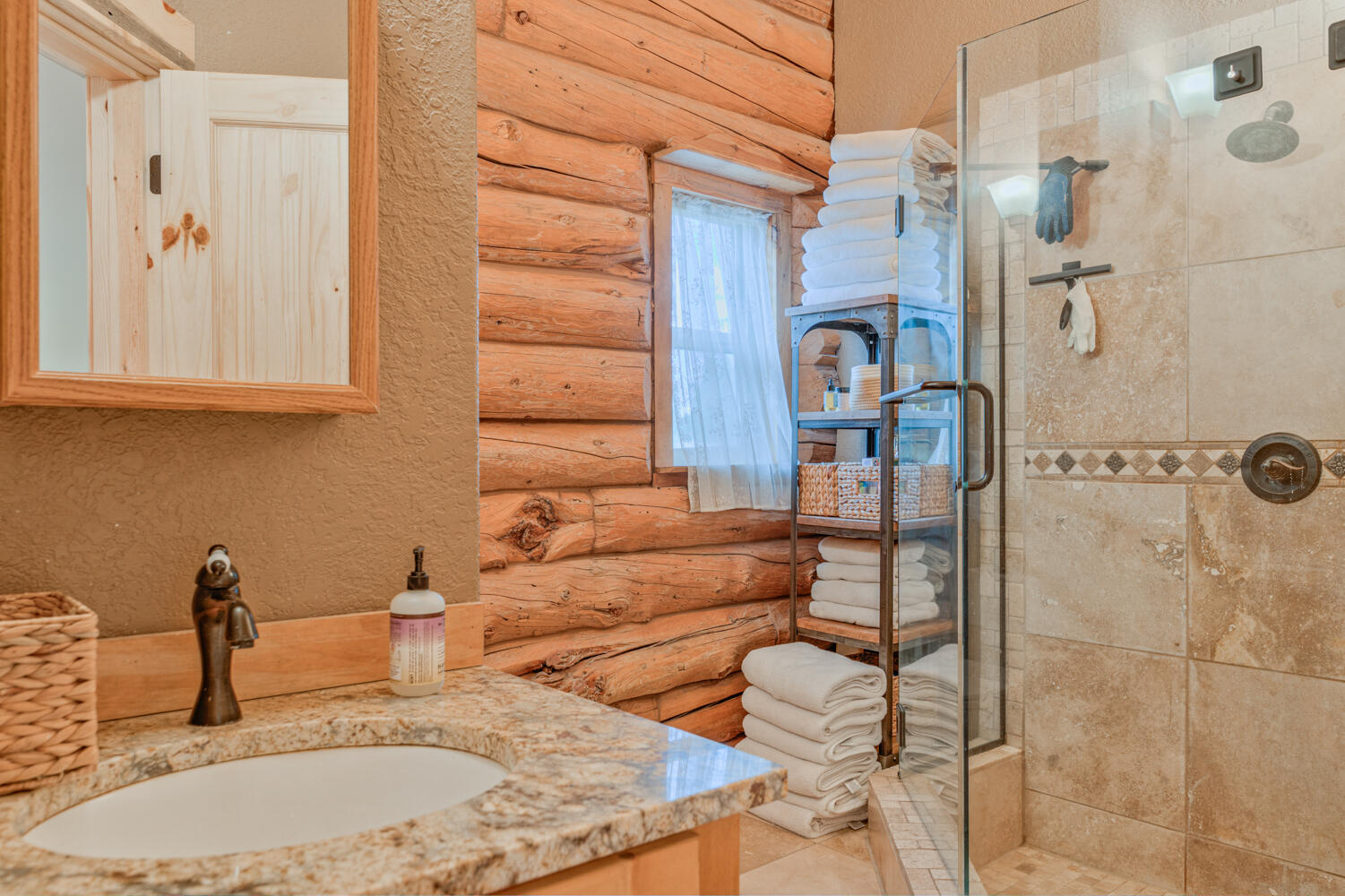 La Pine, Oregon, 97739, United States, 3 Bedrooms Bedrooms, ,2 BathroomsBathrooms,Residential,For Sale,1976945