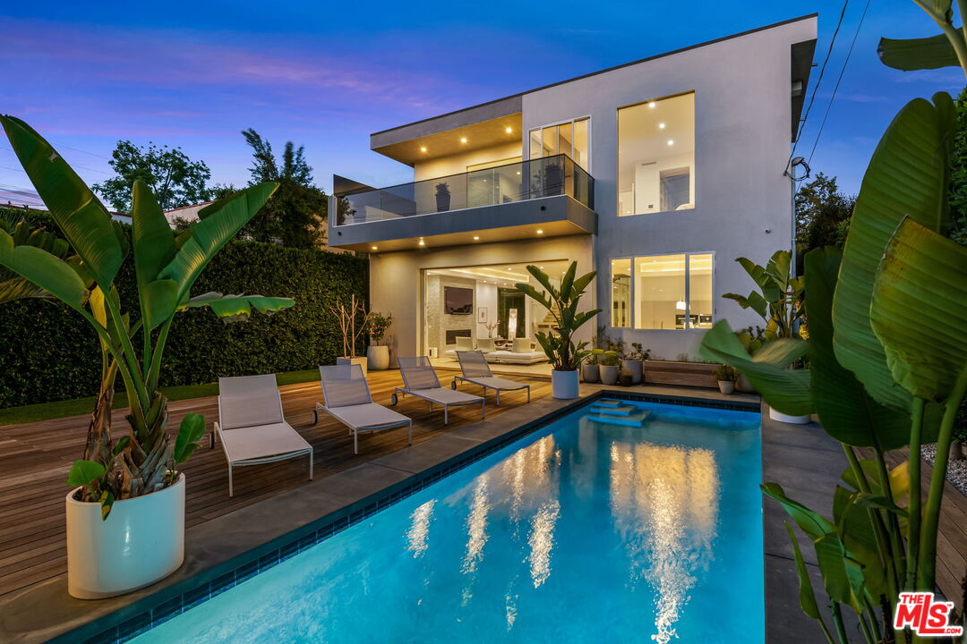 Los Angeles, California, 90046, United States, 5 Bedrooms Bedrooms, ,2 BathroomsBathrooms,Residential,For Sale,1829471
