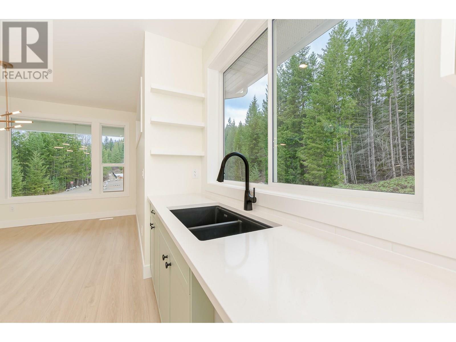BLIND BAY, British Columbia, V0E 1H0, CA, 3 Bedrooms Bedrooms, ,2 BathroomsBathrooms,Residential,For Sale,1836853