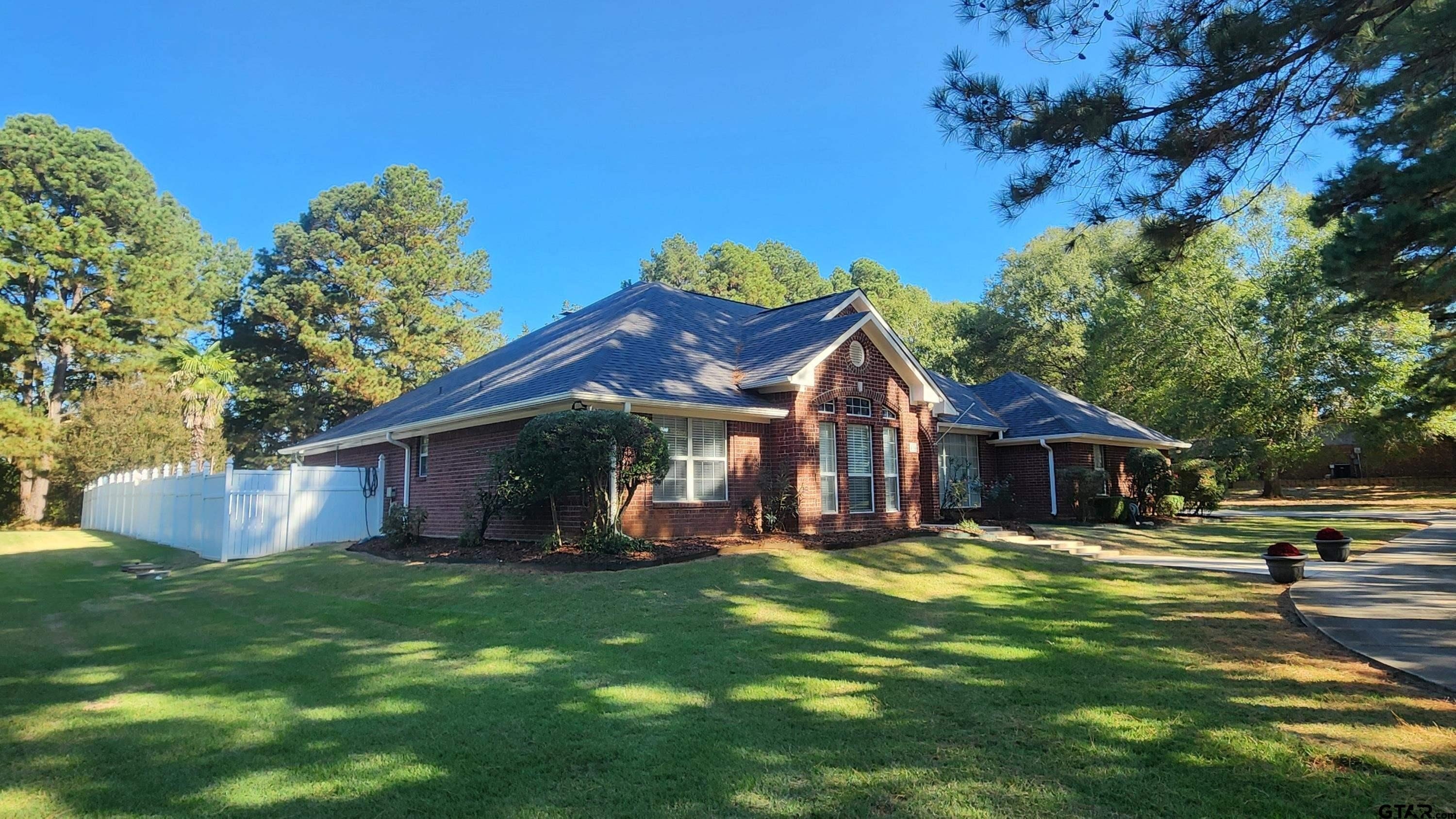 Pittsburg, Texas, 75686, United States, 4 Bedrooms Bedrooms, ,4 BathroomsBathrooms,Residential,For Sale,1880641