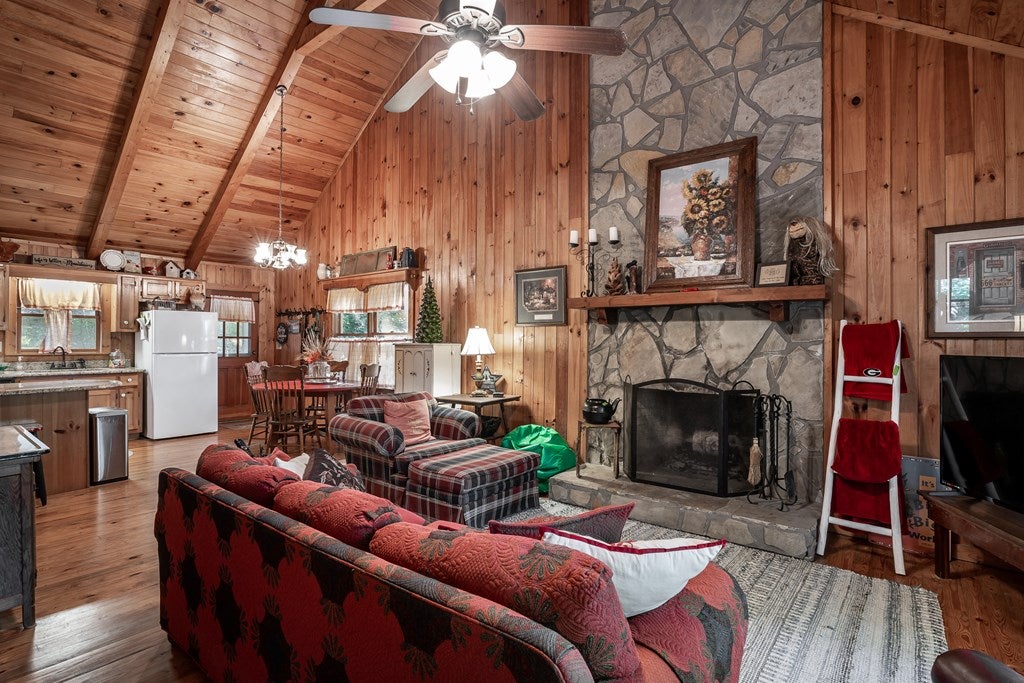 Ellijay, Georgia, 30536, United States, 4 Bedrooms Bedrooms, ,3 BathroomsBathrooms,Residential,For Sale,1926497