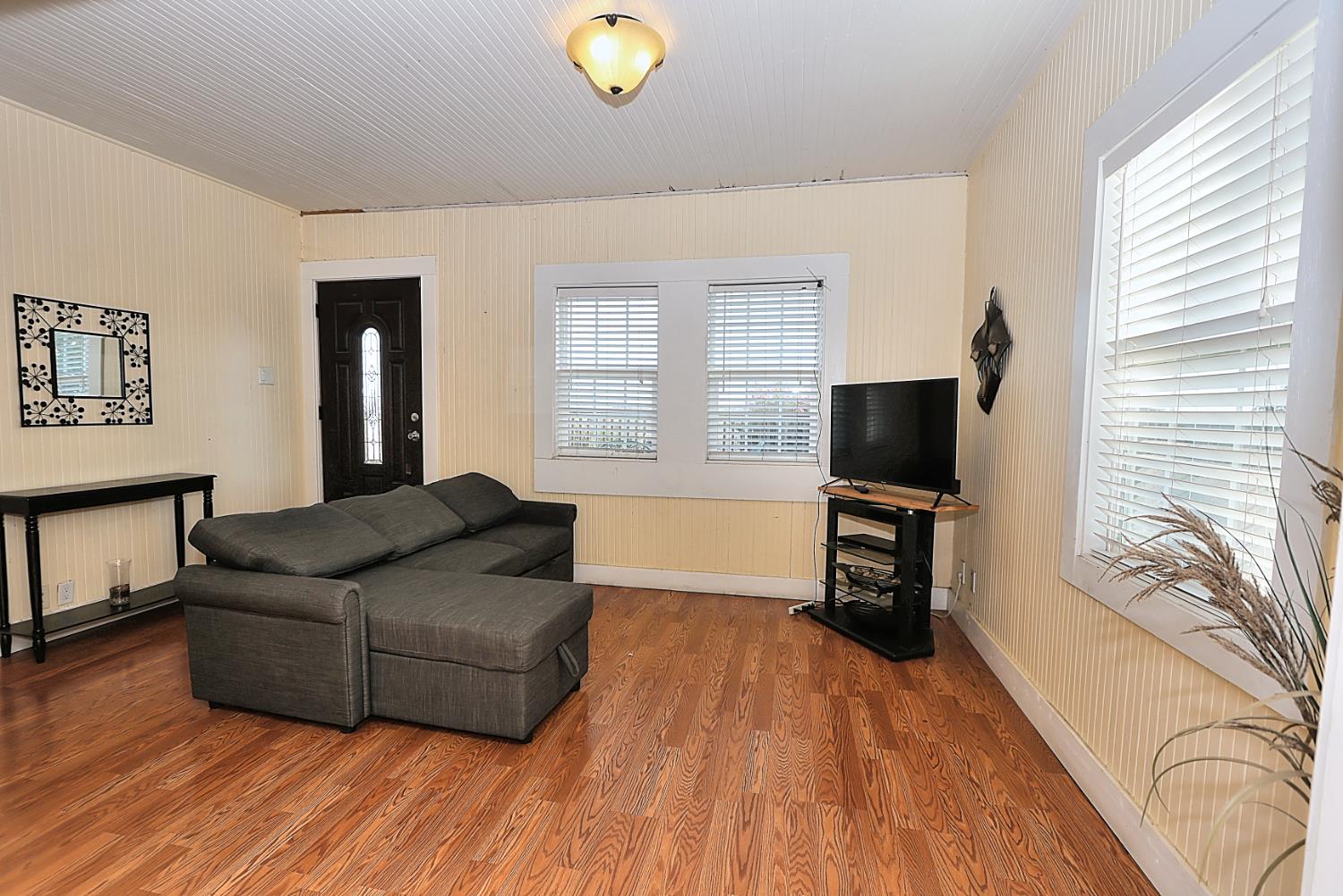 Walnut Grove, California, 95690, United States, 5 Bedrooms Bedrooms, ,3 BathroomsBathrooms,Residential,For Sale,1957042