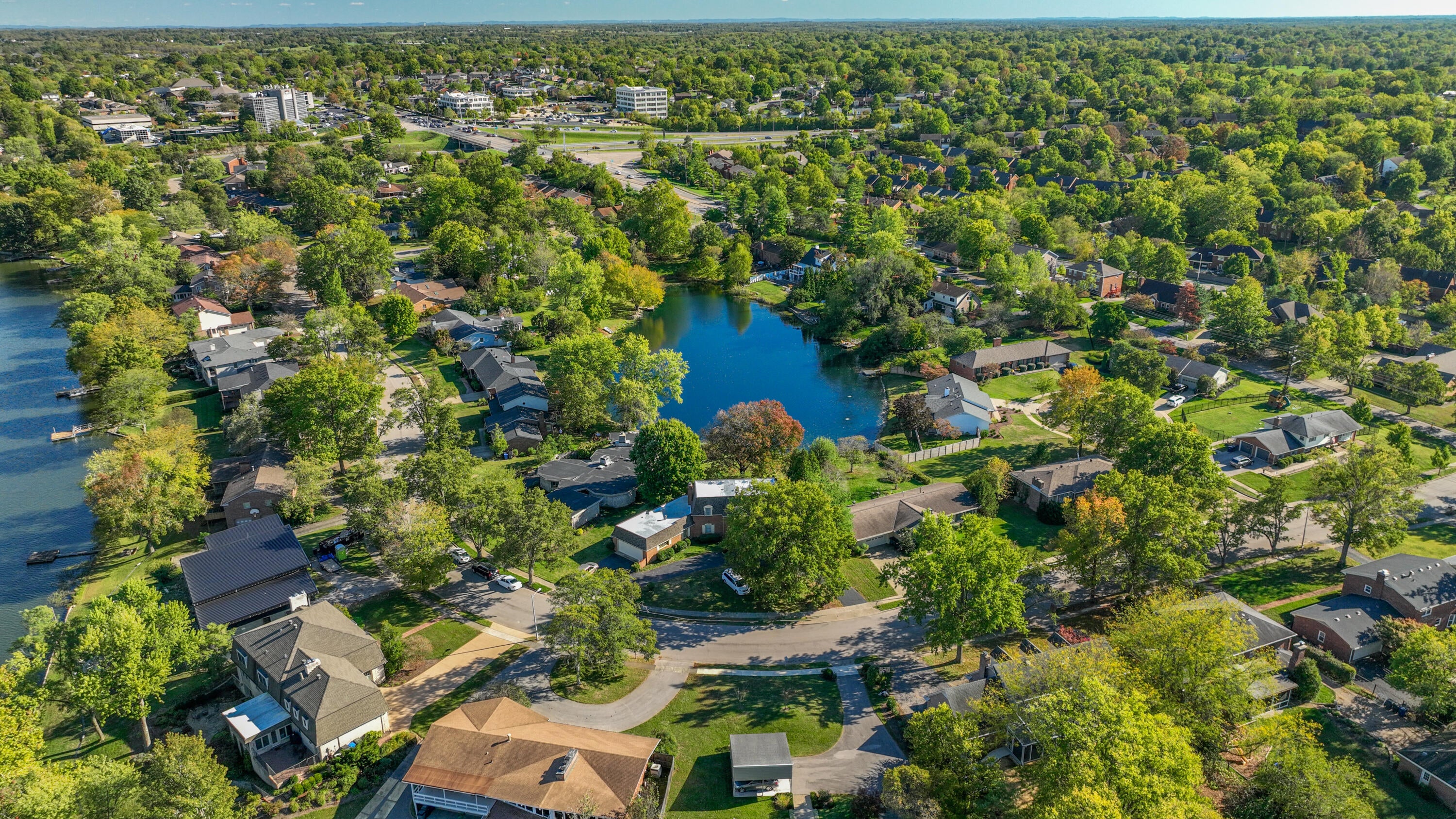 Lexington, Kentucky, 40502, United States, 4 Bedrooms Bedrooms, ,4 BathroomsBathrooms,Residential,For Sale,1976316