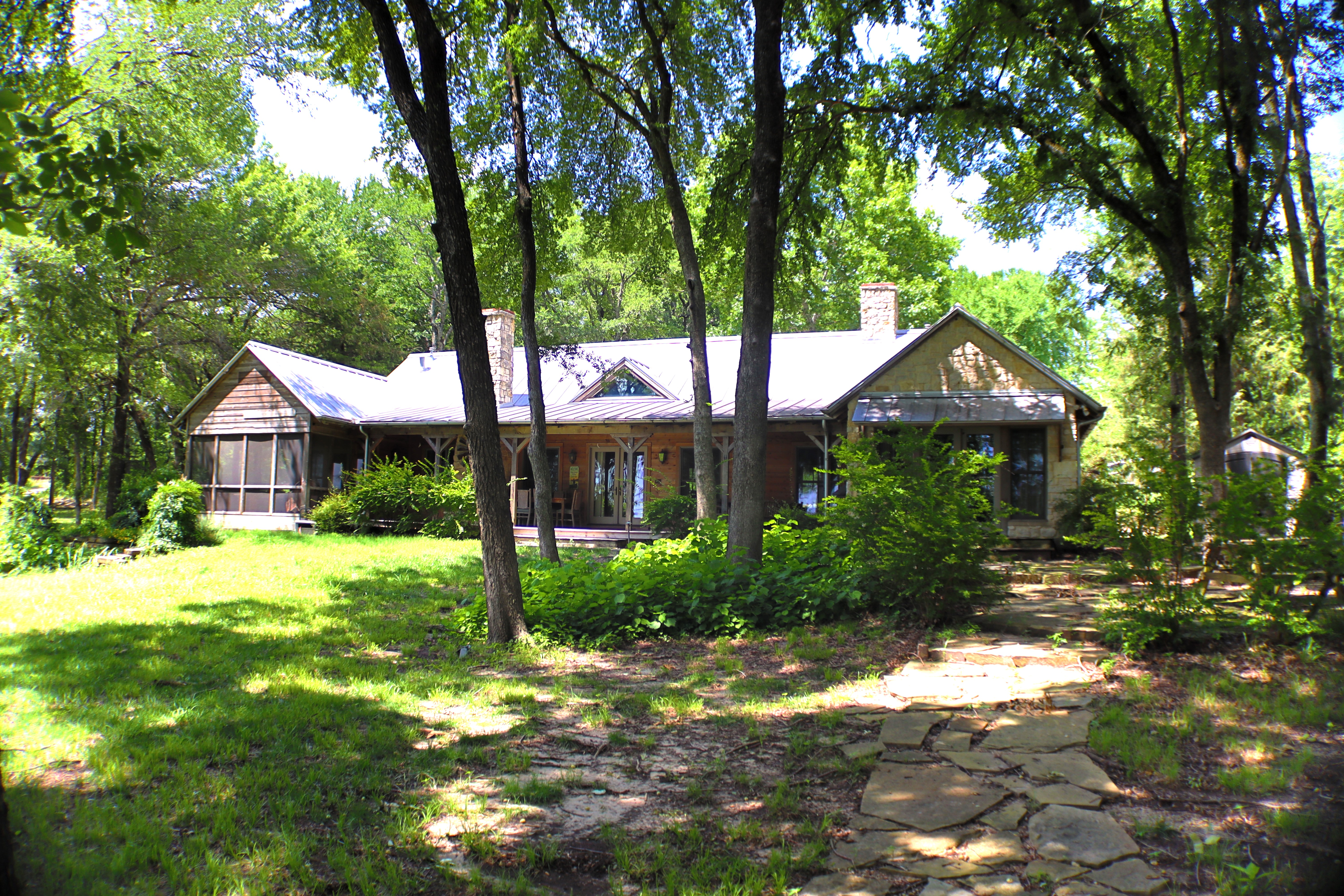 Lone Oak, Texas, 75453, United States, 3 Bedrooms Bedrooms, ,2 BathroomsBathrooms,Residential,For Sale,1880649
