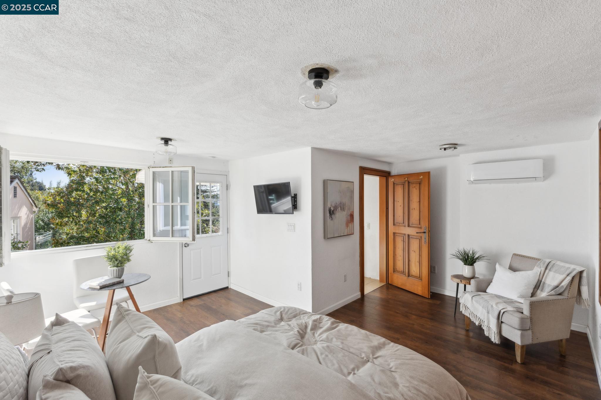 Orinda, California, 94563, United States, 4 Bedrooms Bedrooms, ,3 BathroomsBathrooms,Residential,For Sale,1804966