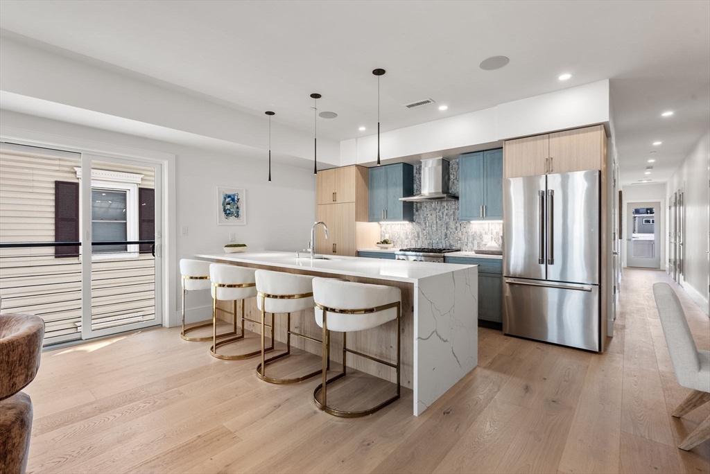 Boston, Massachusetts, 02127, United States, 2 Bedrooms Bedrooms, ,2 BathroomsBathrooms,Residential,For Sale,1951158