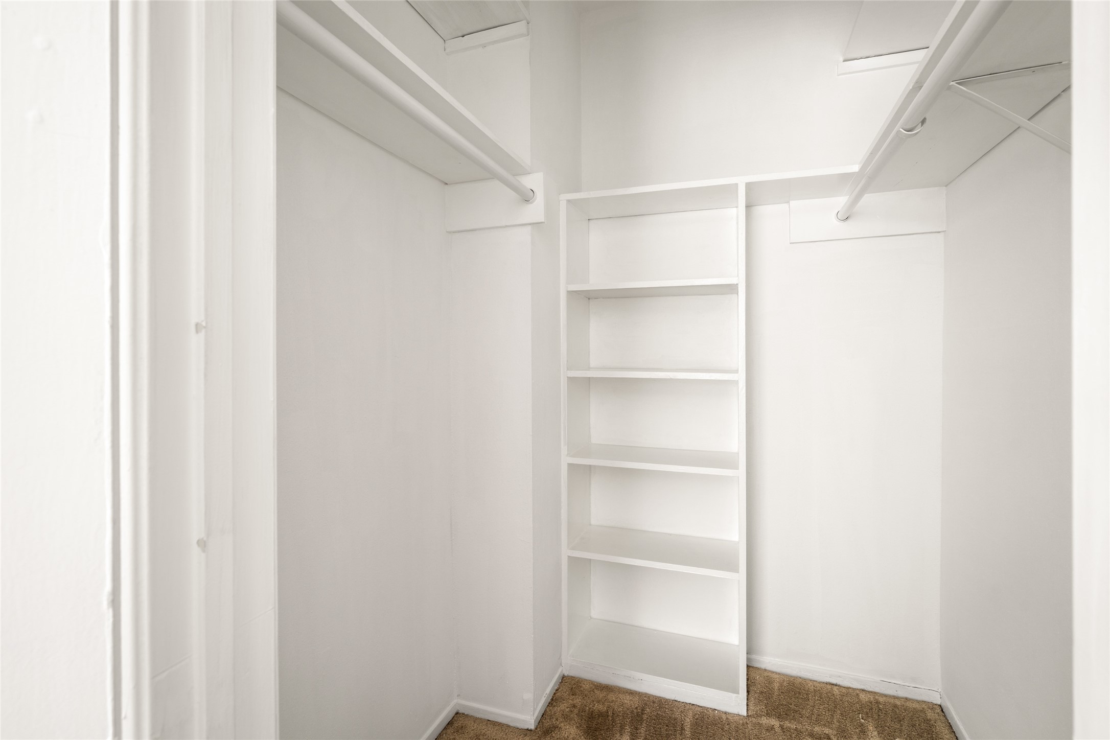  2238 S Piney Point Road #102 - 物件實景