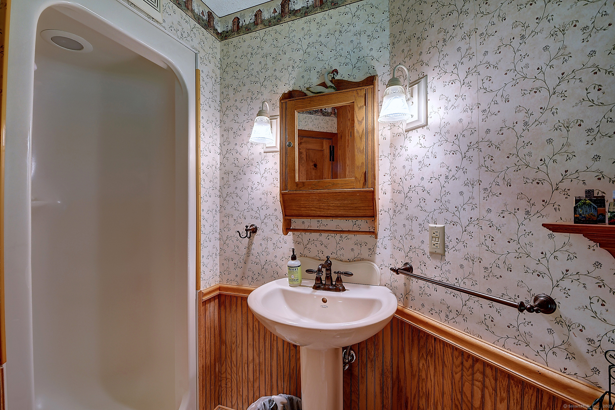 Brooklyn, Connecticut, 06234, United States, 4 Bedrooms Bedrooms, ,3 BathroomsBathrooms,Residential,For Sale,1901504