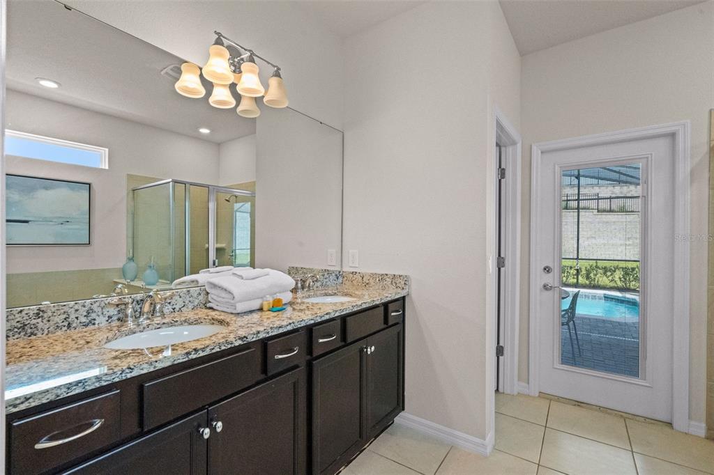Davenport, Florida, 33897, United States, 10 Bedrooms Bedrooms, ,8 BathroomsBathrooms,Residential,For Sale,1897449