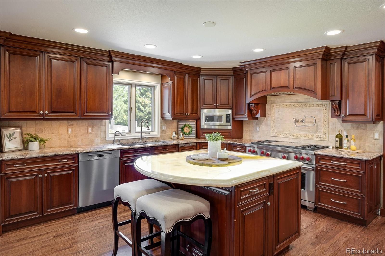 Centennial, Colorado, 80016, United States, 6 Bedrooms Bedrooms, ,4 BathroomsBathrooms,Residential,For Sale,1940890