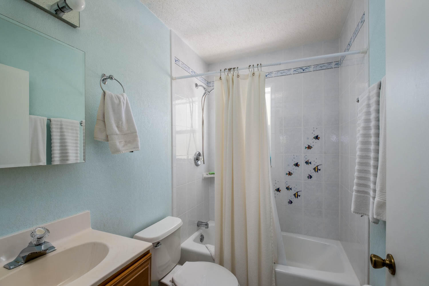 ISLAMORADA, Florida, 33036, United States, 5 Bedrooms Bedrooms, ,3 BathroomsBathrooms,Residential,For Sale,1828354