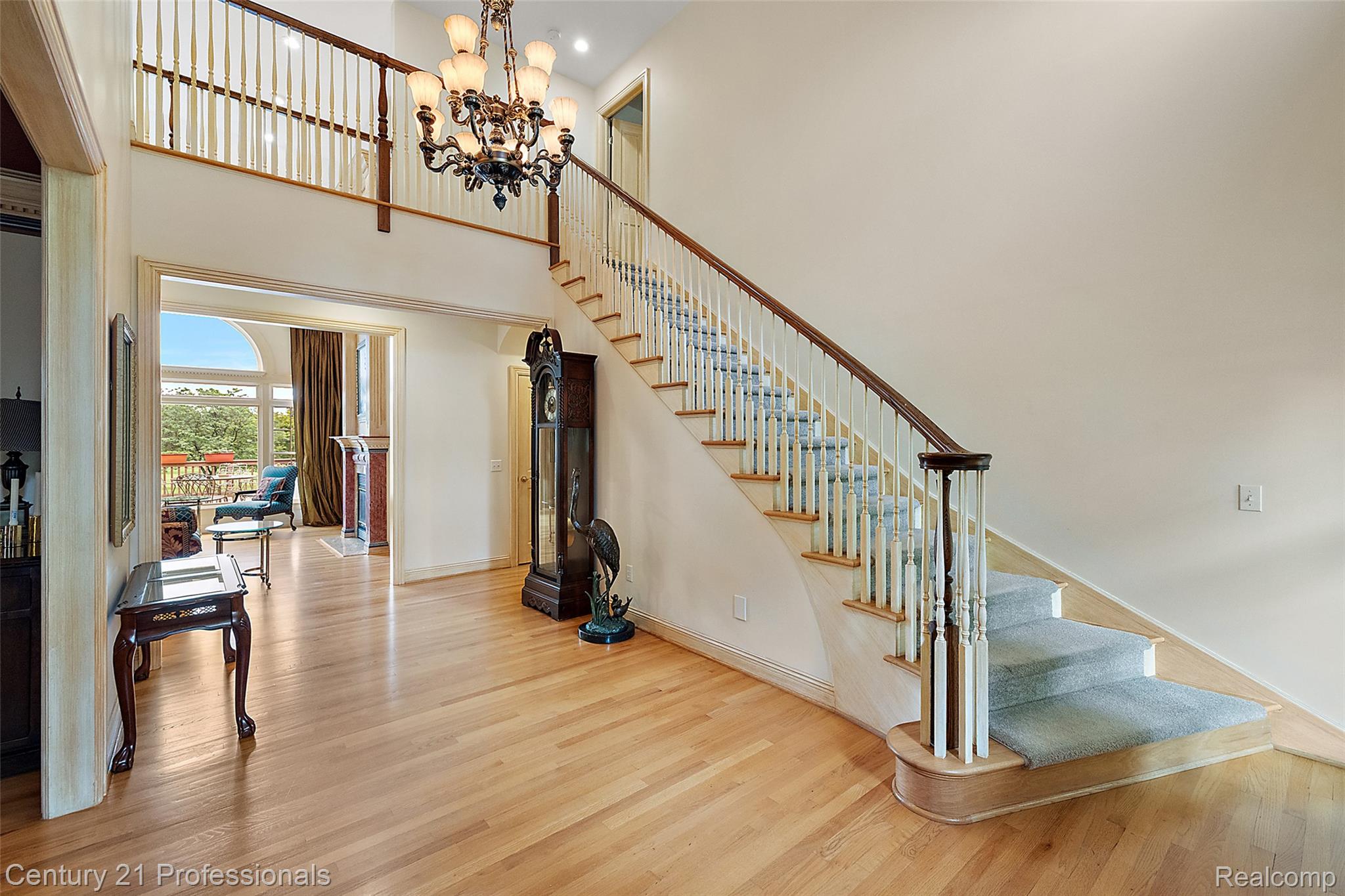 GrandBlanc, Michigan, 48439, United States, 4 Bedrooms Bedrooms, ,5 BathroomsBathrooms,Residential,For Sale,1980457