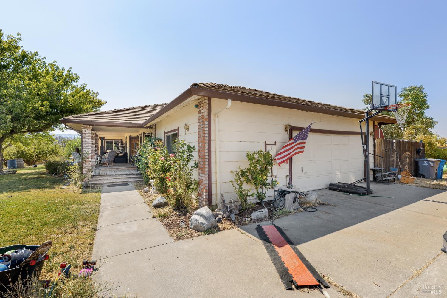 Vacaville, California, 95688, United States, 3 Bedrooms Bedrooms, ,2 BathroomsBathrooms,Residential,For Sale,1847401