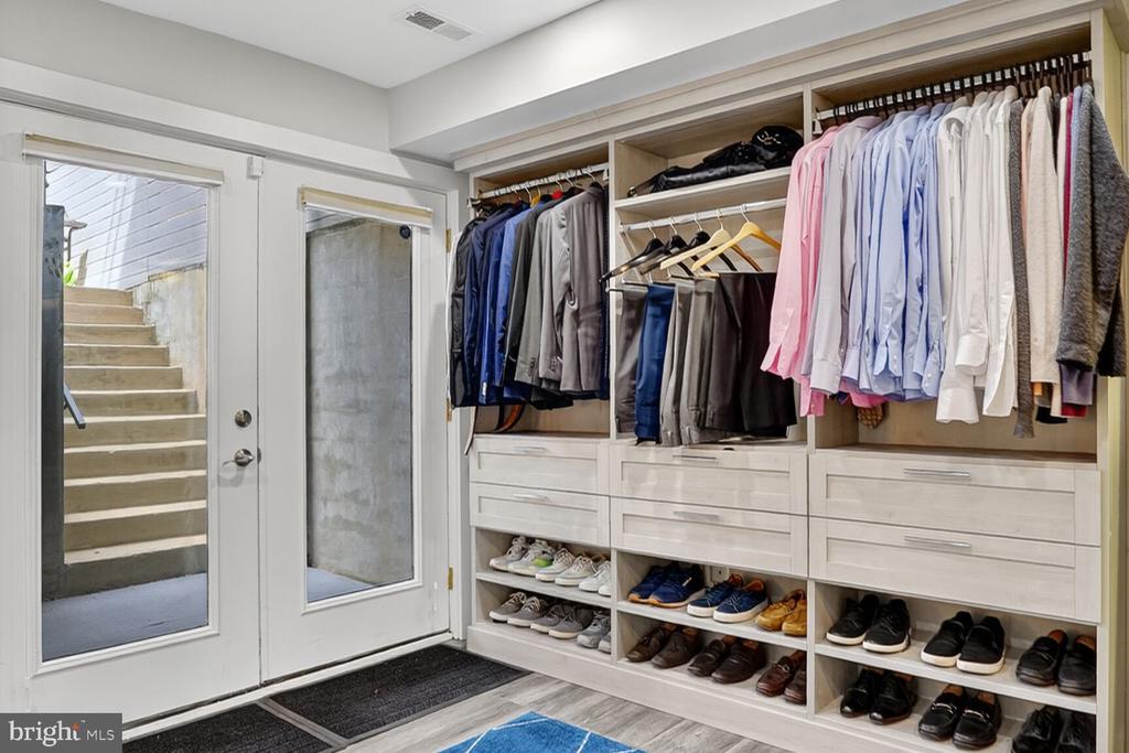 Washington, District of Columbia, 20010, United States, 2 Bedrooms Bedrooms, ,2 BathroomsBathrooms,Residential,For Sale,1975364