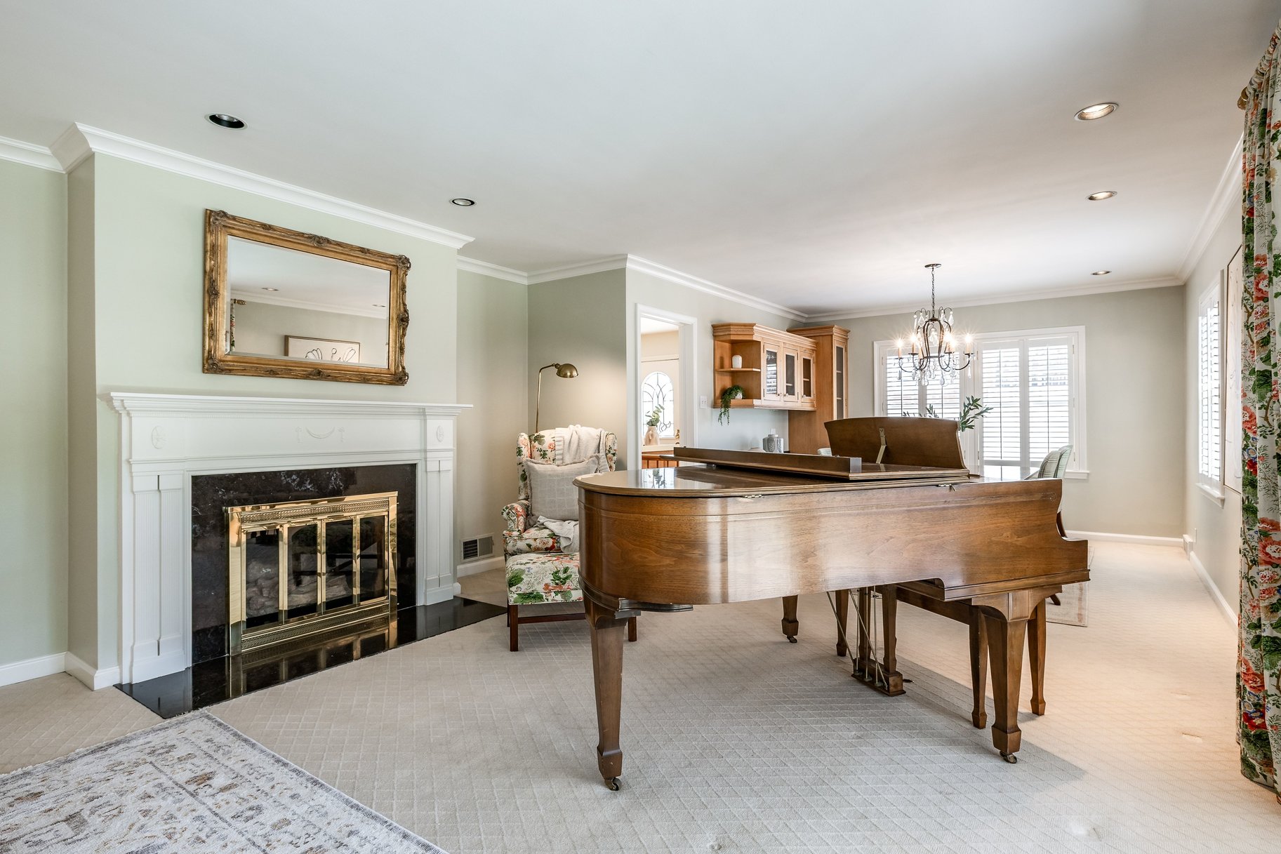  Exceptional Country Club Two-Story - 物件實景