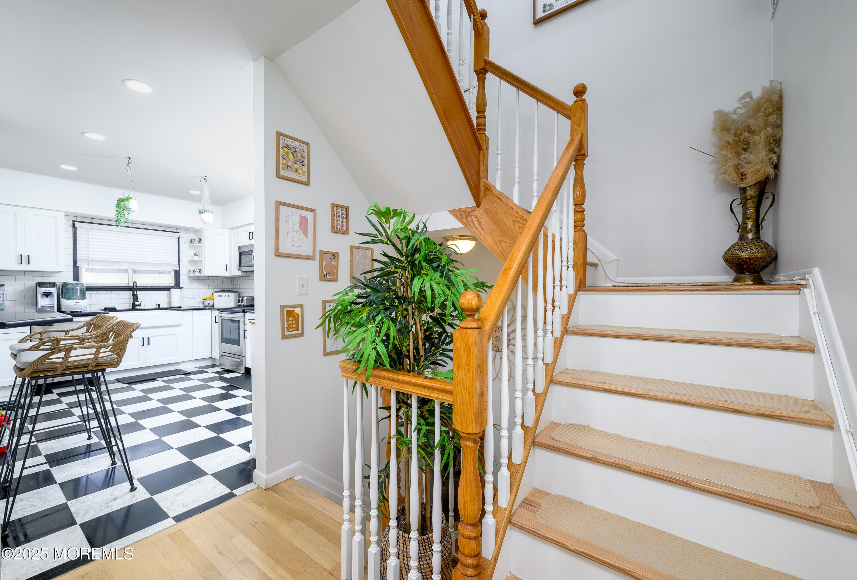 Red Bank, New Jersey, 07701, United States, 2 Bedrooms Bedrooms, ,3 BathroomsBathrooms,Residential,For Sale,1970602