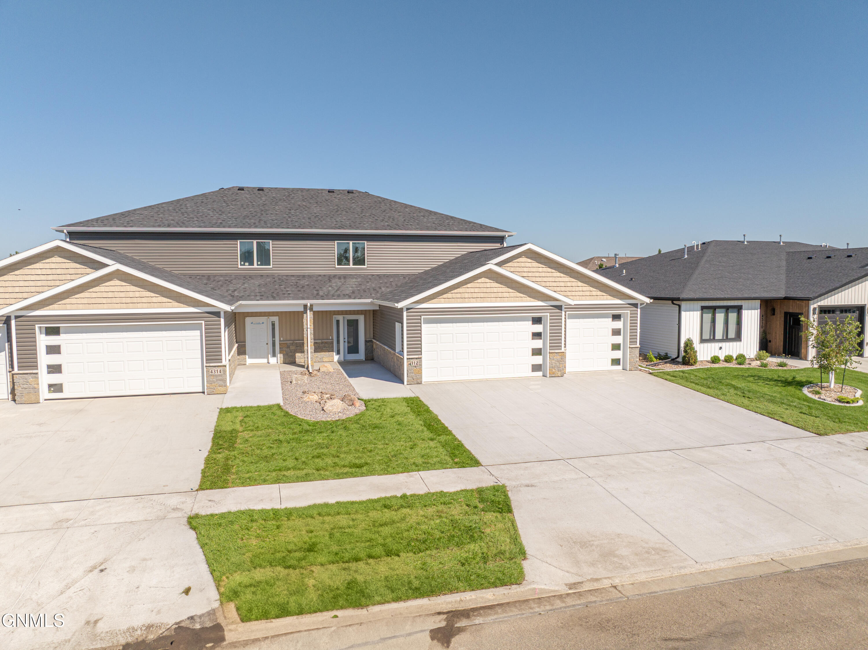 Bismarck, North Dakota, 58504, United States, 3 Bedrooms Bedrooms, ,3 BathroomsBathrooms,Residential,For Sale,1938012