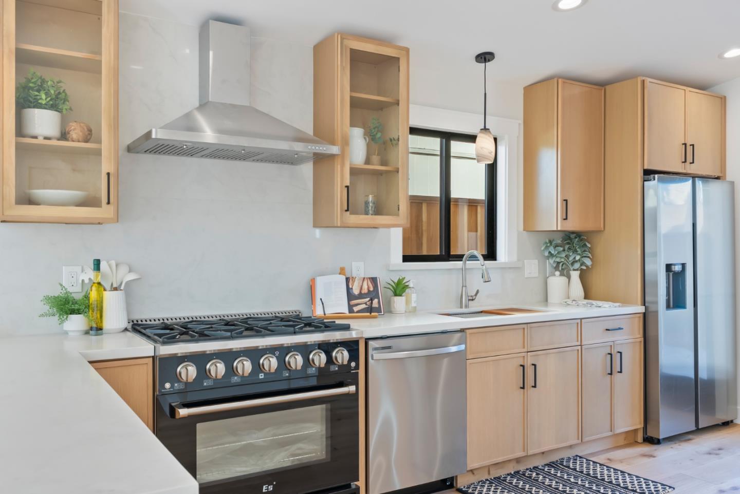 Capitola, California, 95010, United States, 2 Bedrooms Bedrooms, ,1 BathroomBathrooms,Residential,For Sale,1986205