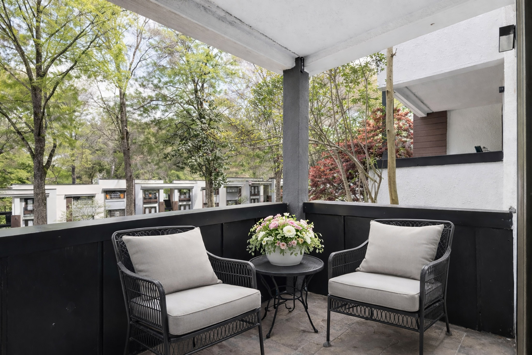  Beautifully Updated Two-story Townhome - 物件實景