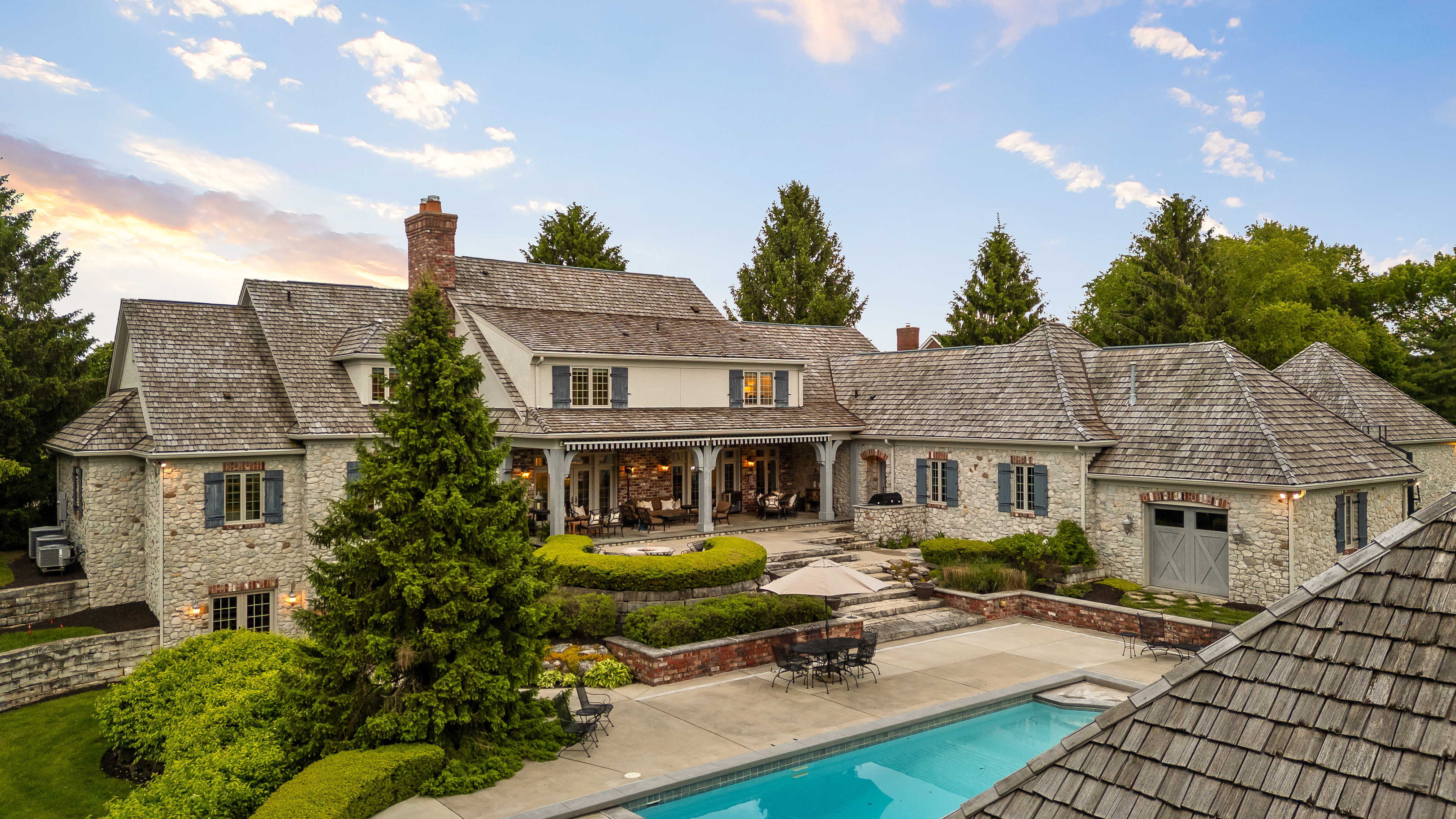  Signature Estate Set on More than 2 Acres in Desirable Zionsville Neighborhood - 物件實景