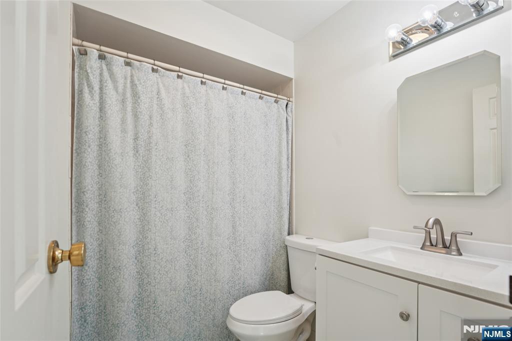 Englewood, New Jersey, 07631, United States, 3 Bedrooms Bedrooms, ,3 BathroomsBathrooms,Residential,For Sale,1925830