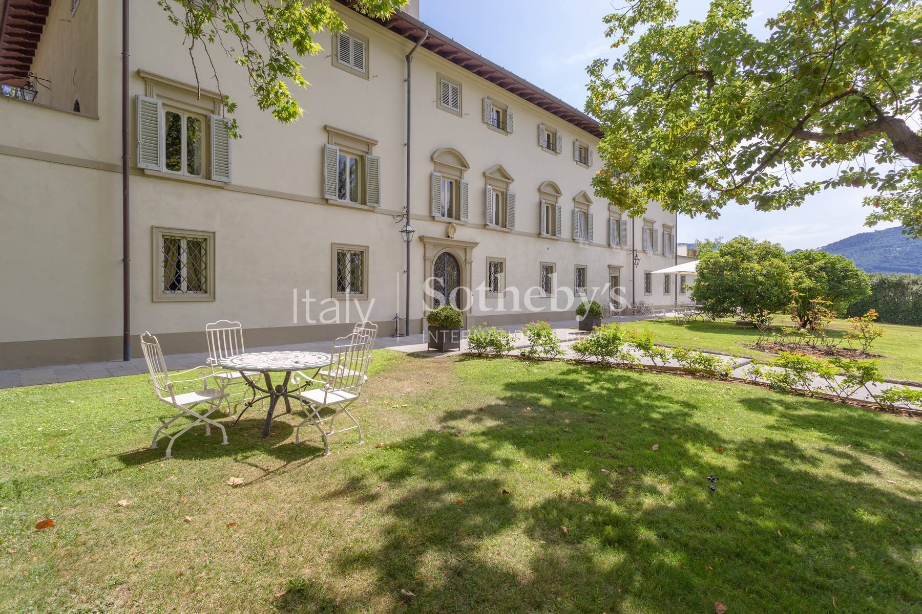  Prestigious luxury villa between Forte dei Marmi and Florence - 物件實景