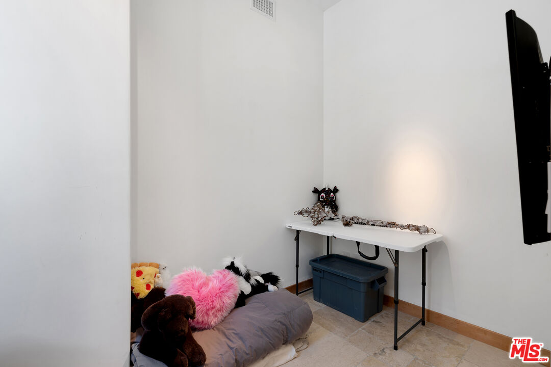 Malibu, California, 90265, United States, 3 Bedrooms Bedrooms, ,3 BathroomsBathrooms,Residential,For Sale,2002033